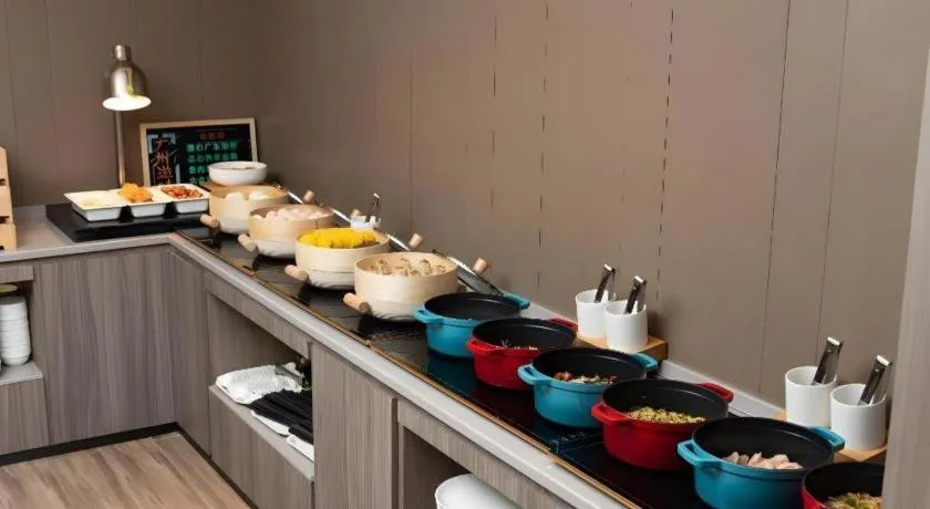 Hanting Hotel Guangzhou Sanyuanli Metro Station