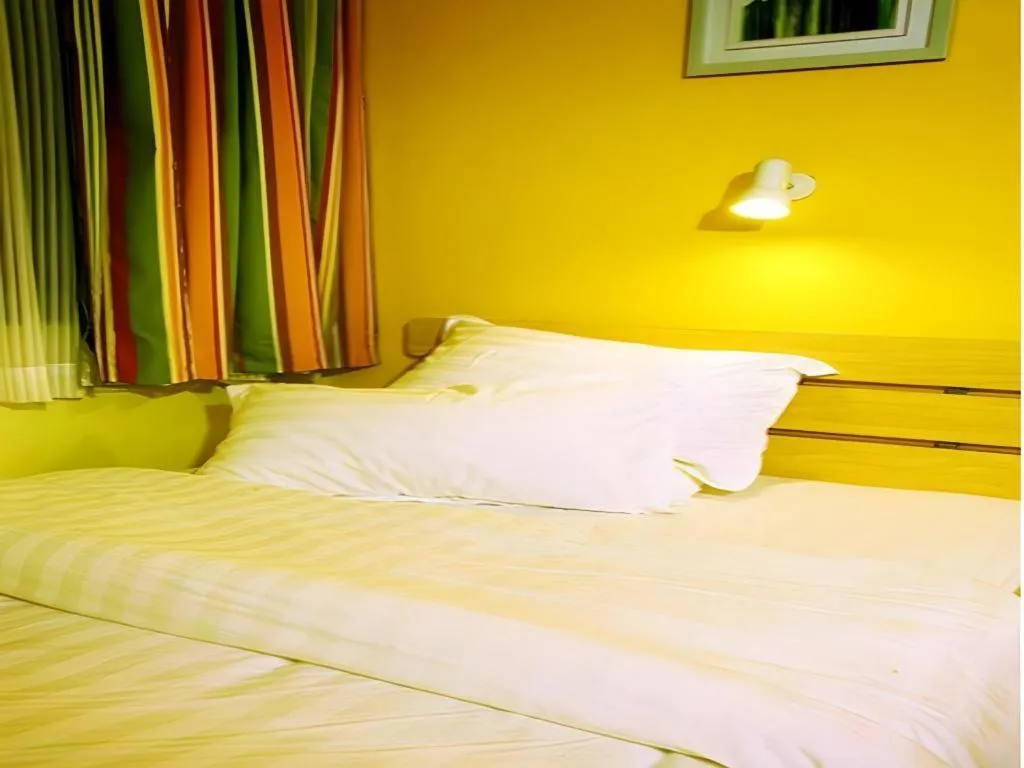 Bed in 7 Days Inn Beijing Niujie Street Metro Station Xuanwu Hospital