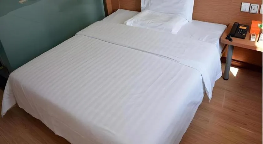 Bed in 7 Days Inn Beijing Niujie Street Metro Station Xuanwu Hospital