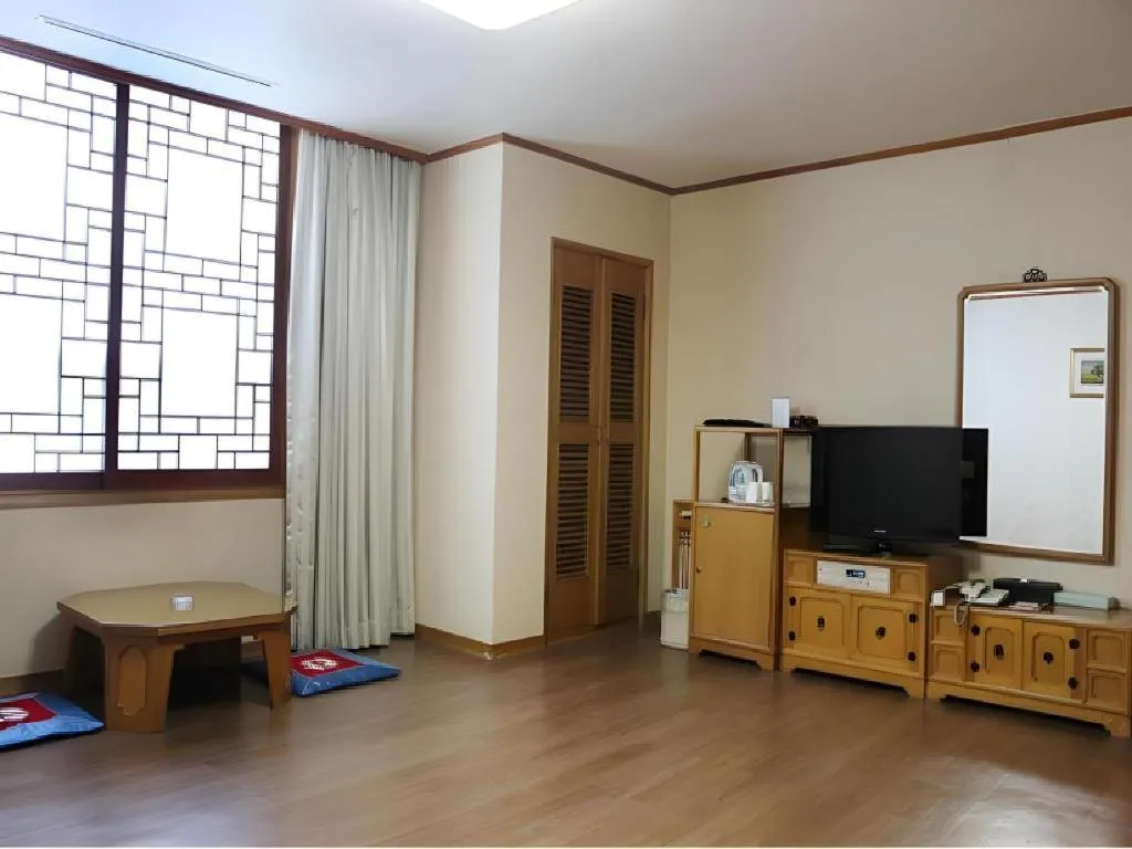 Onyang Hot Spring Hotel