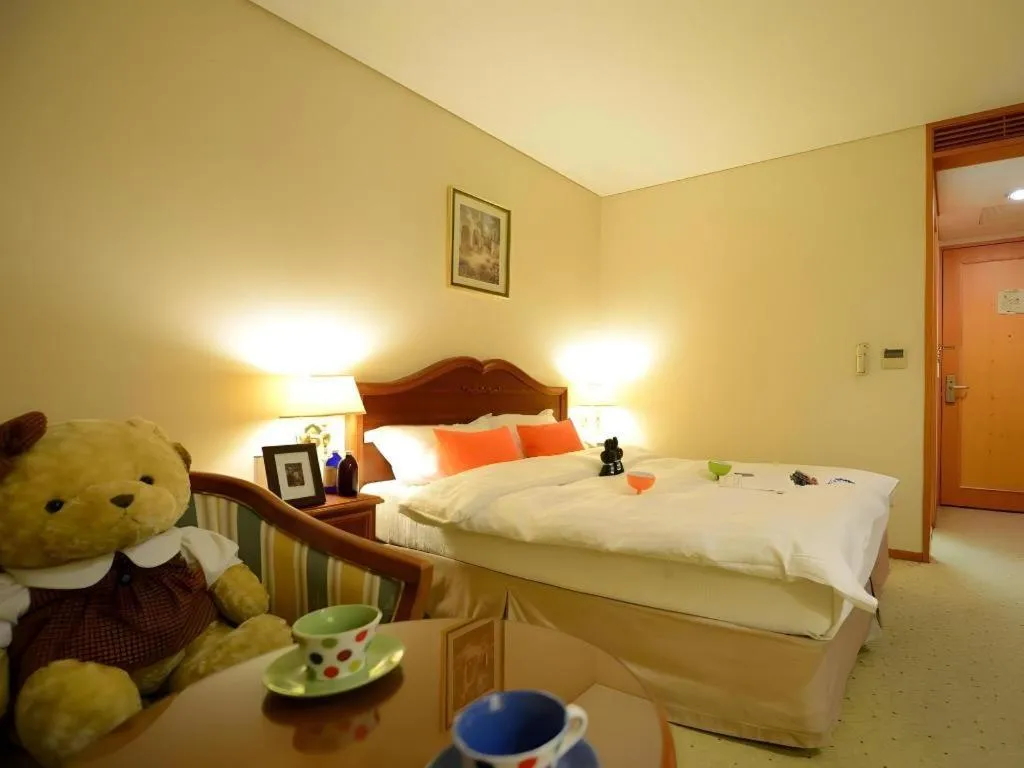 Bed in Onyang Hot Spring Hotel