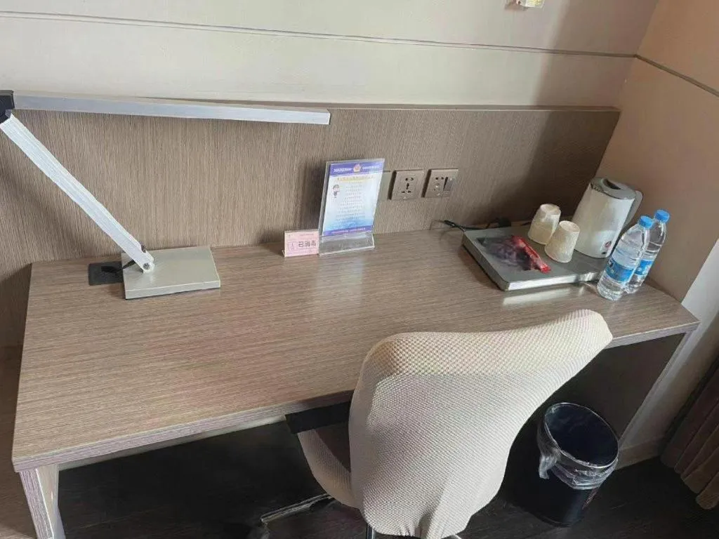 Jinjiang Inn Select Shanghai International Tourism and Resorts Zone Chuansha Road Subway Station