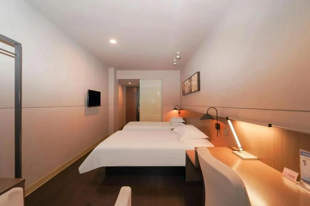 Bed in Jinjiang Inn Select Shanghai International Tourism and Resorts Zone Chuansha Road Subway Station