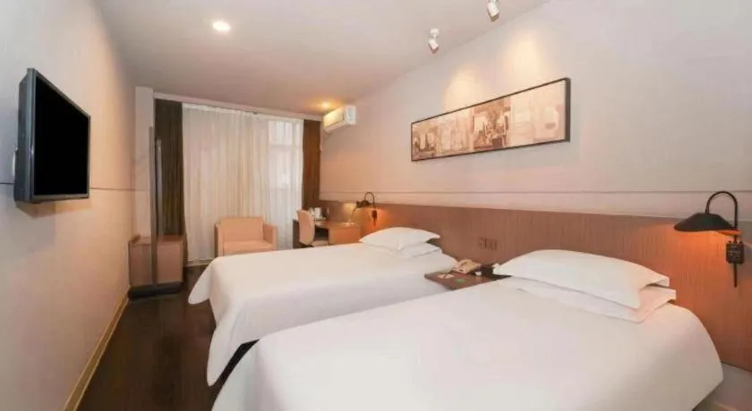 Bed in Jinjiang Inn Select Shanghai International Tourism and Resorts Zone Chuansha Road Subway Station