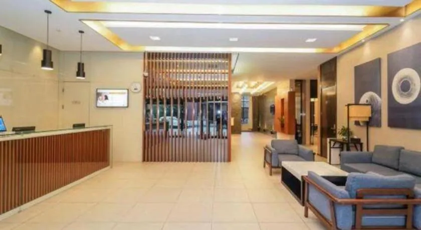 Jinjiang Inn Select Shanghai International Tourism and Resorts Zone Chuansha Road Subway Station