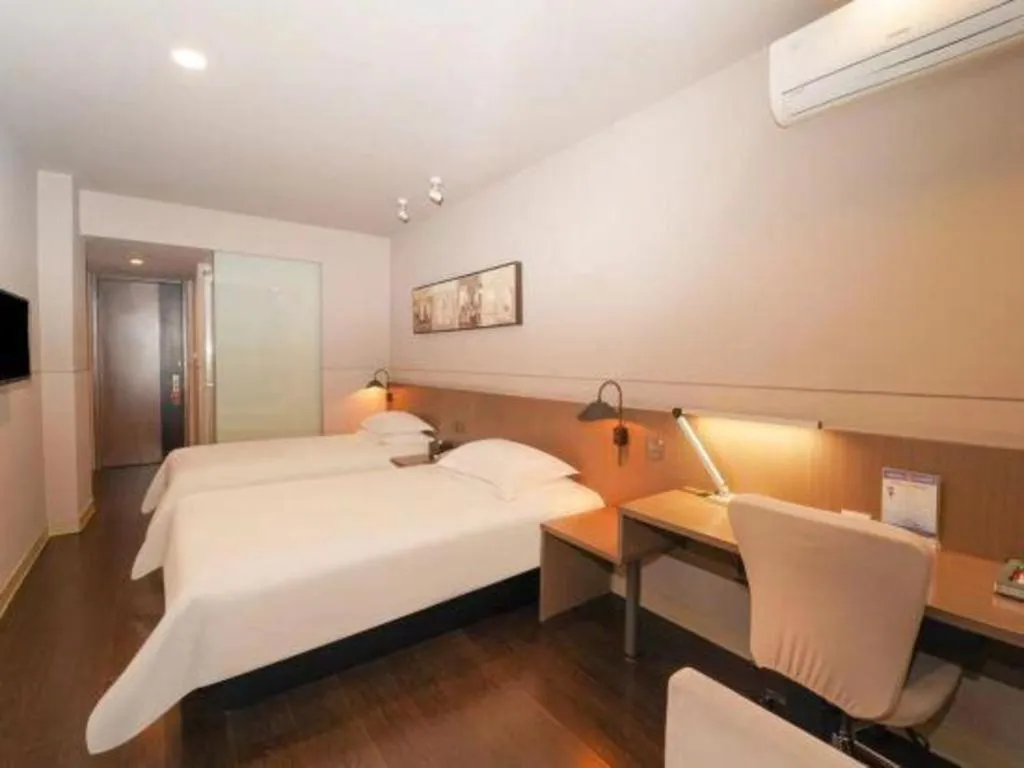 Bed in Jinjiang Inn Select Shanghai International Tourism and Resorts Zone Chuansha Road Subway Station