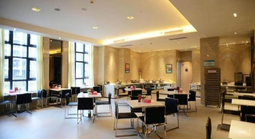 Jinjiang Inn Select Shanghai International Tourism and Resorts Zone Chuansha Road Subway Station