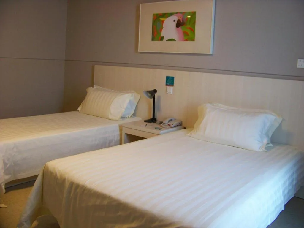 Bed in Jinjiang Inn Select Shanghai International Tourism and Resorts Zone Chuansha Road Subway Station
