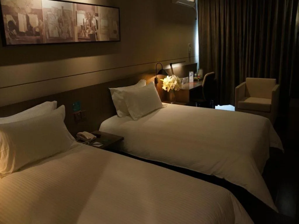 Bed in Jinjiang Inn Select Shanghai International Tourism and Resorts Zone Chuansha Road Subway Station
