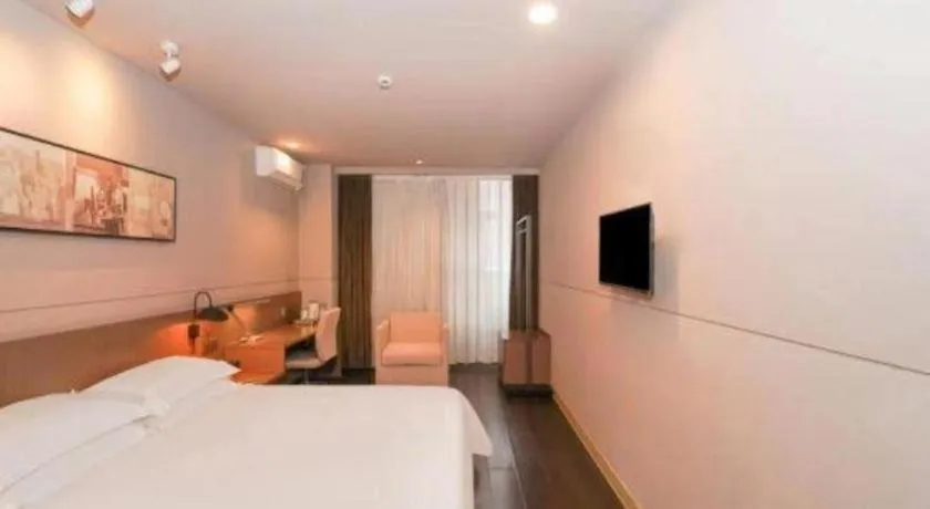 Bed in Jinjiang Inn Select Shanghai International Tourism and Resorts Zone Chuansha Road Subway Station