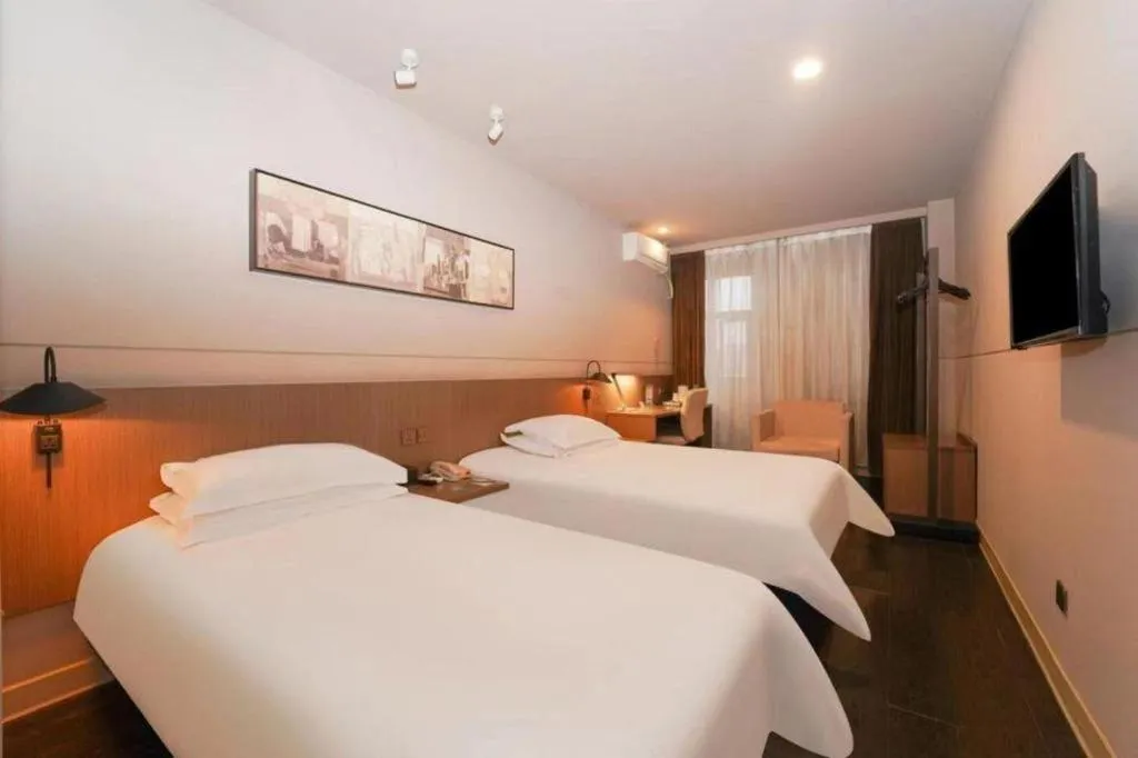 Bed in Jinjiang Inn Select Shanghai International Tourism and Resorts Zone Chuansha Road Subway Station