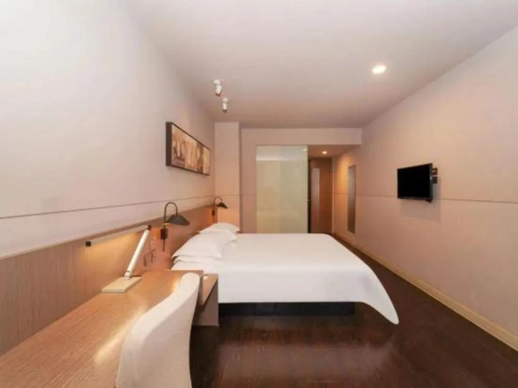 Bed in Jinjiang Inn Select Shanghai International Tourism and Resorts Zone Chuansha Road Subway Station