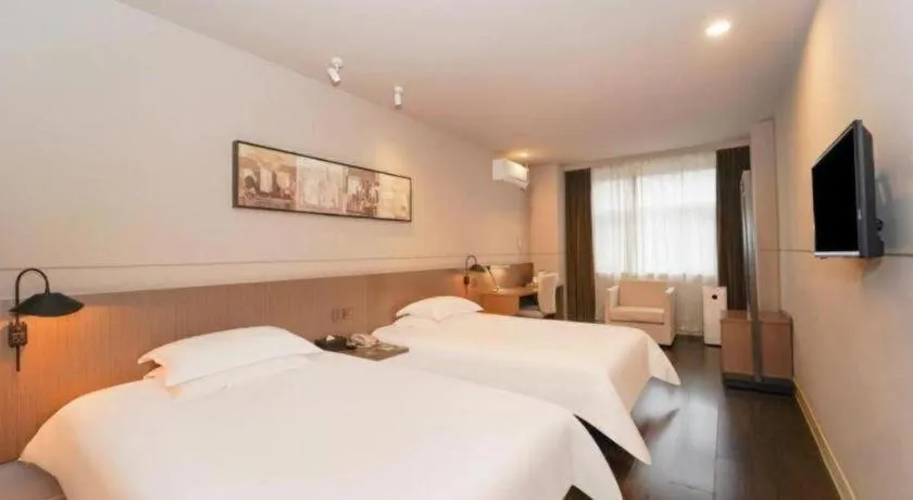 Bed in Jinjiang Inn Select Shanghai International Tourism and Resorts Zone Chuansha Road Subway Station