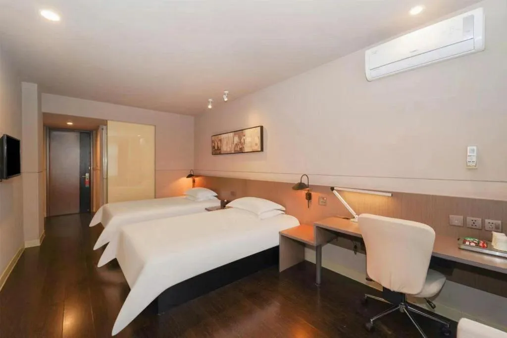 Bed in Jinjiang Inn Select Shanghai International Tourism and Resorts Zone Chuansha Road Subway Station