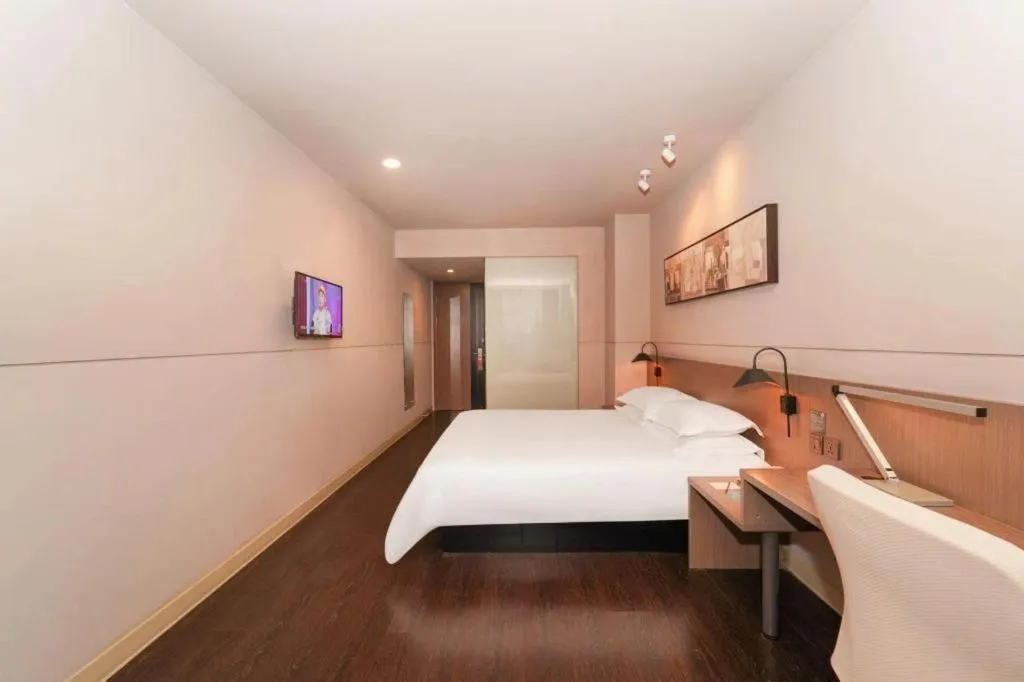 Bed in Jinjiang Inn Select Shanghai International Tourism and Resorts Zone Chuansha Road Subway Station