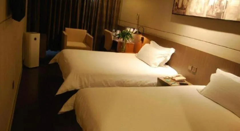 Bed in Jinjiang Inn Select Shanghai International Tourism and Resorts Zone Chuansha Road Subway Station