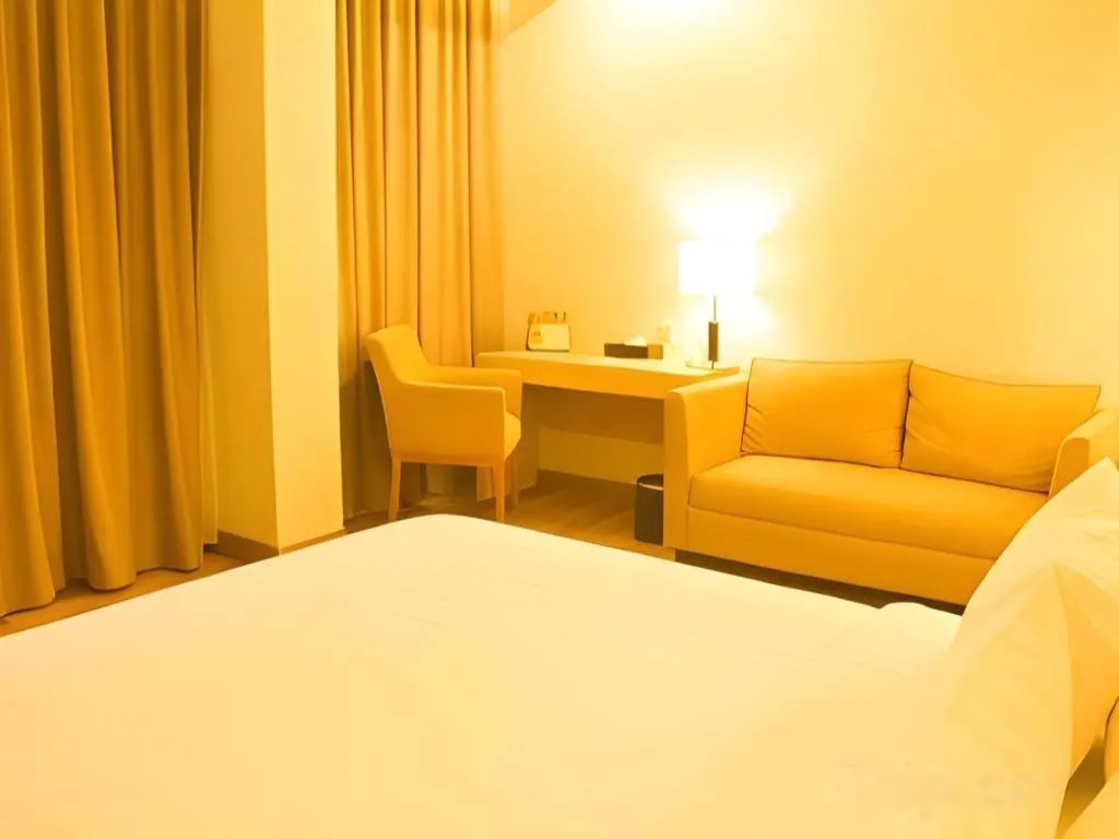 Bed in Horison Hotel Sukabumi