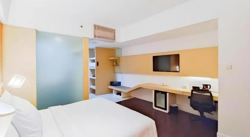 Bed in Brits Hotel Karawang