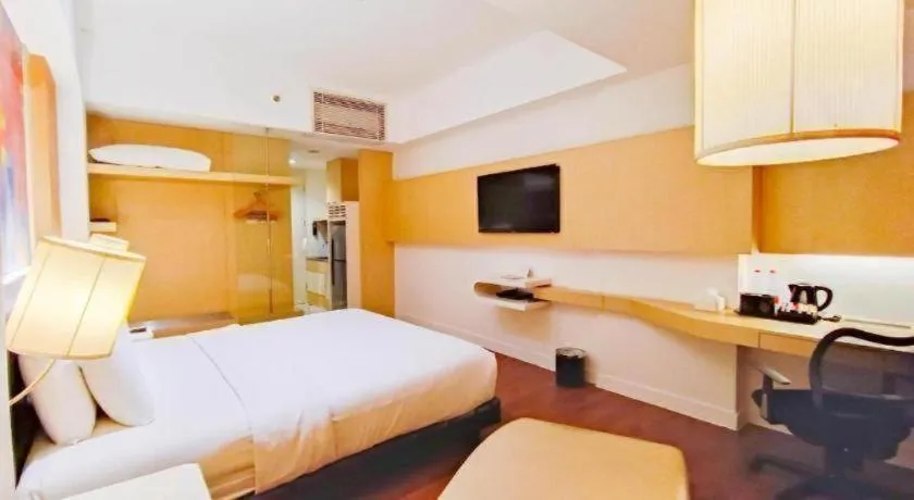 Bed in Brits Hotel Karawang