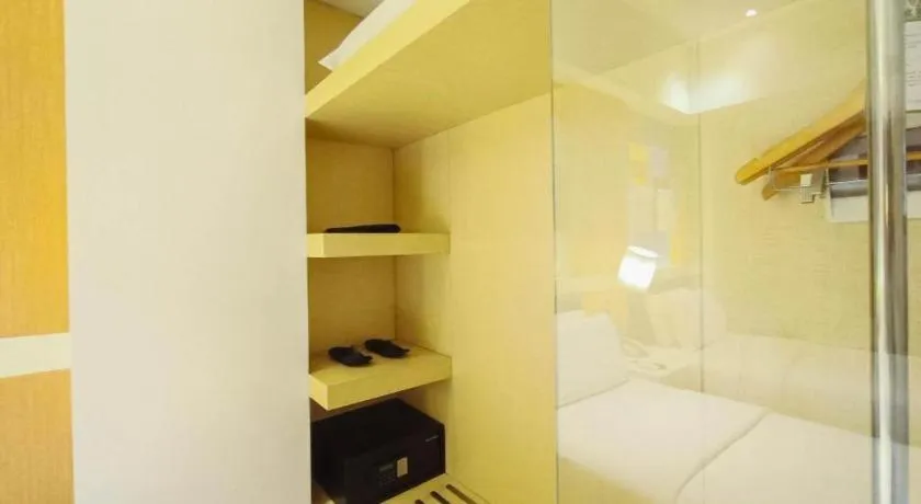 Bed in Brits Hotel Karawang