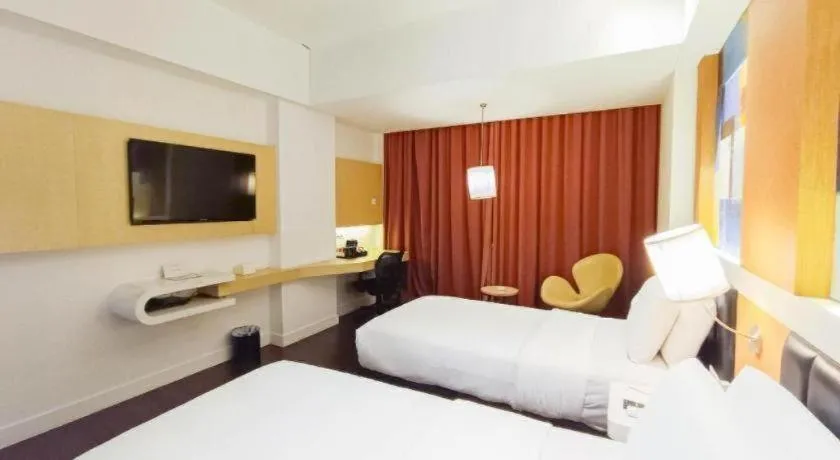 Bed in Brits Hotel Karawang