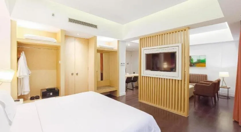 Bed in Brits Hotel Karawang