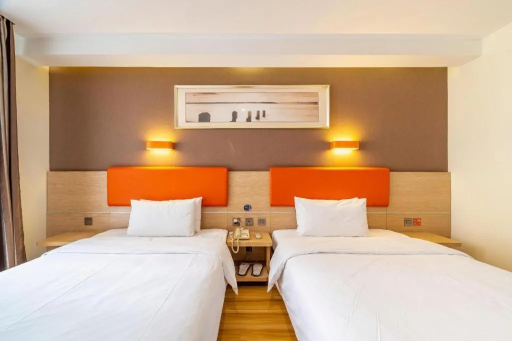 Bed in 7 Days Premium Tangshan Railway Station Jiaotong University