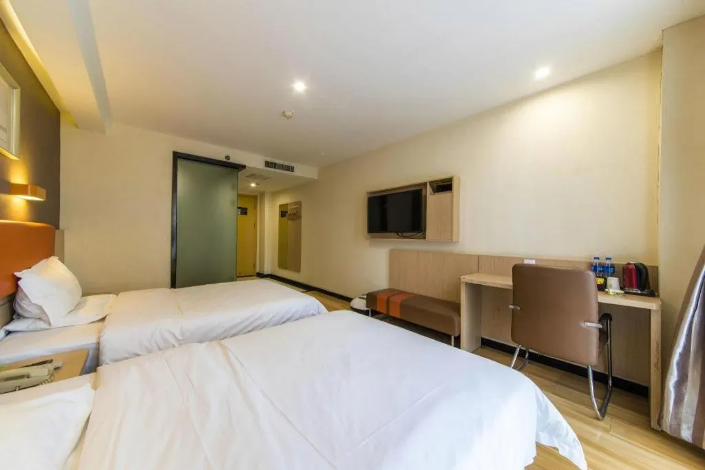 Bed in 7 Days Premium Tangshan Railway Station Jiaotong University