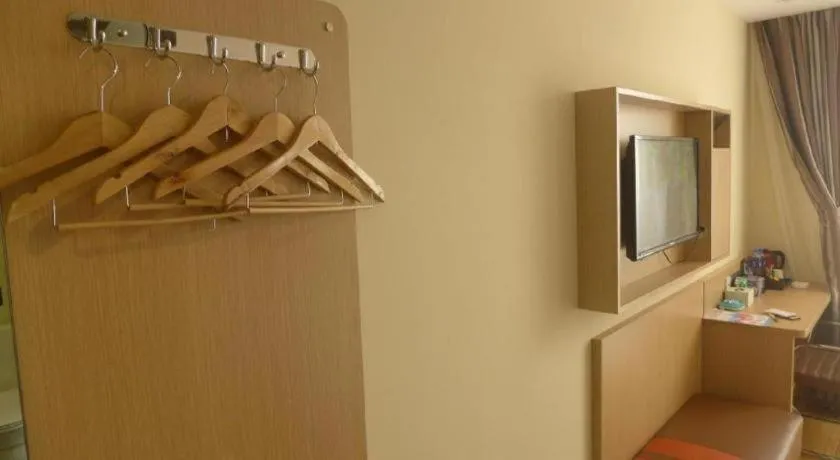 7 Days Premium Tangshan Railway Station Jiaotong University