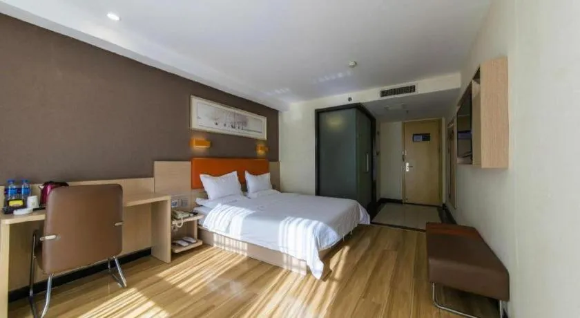 Bed in 7 Days Premium Tangshan Railway Station Jiaotong University