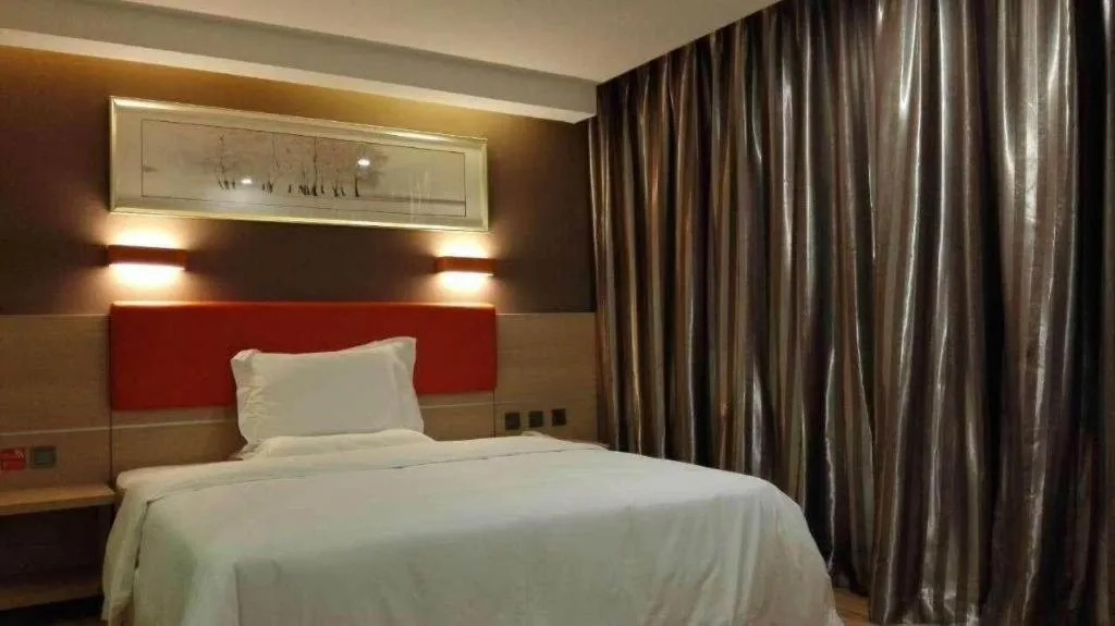 Bed in 7 Days Premium Tangshan Railway Station Jiaotong University