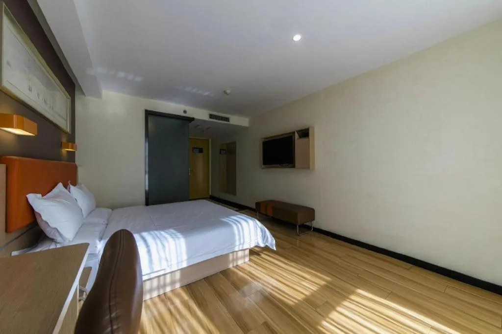 Bed in 7 Days Premium Tangshan Railway Station Jiaotong University