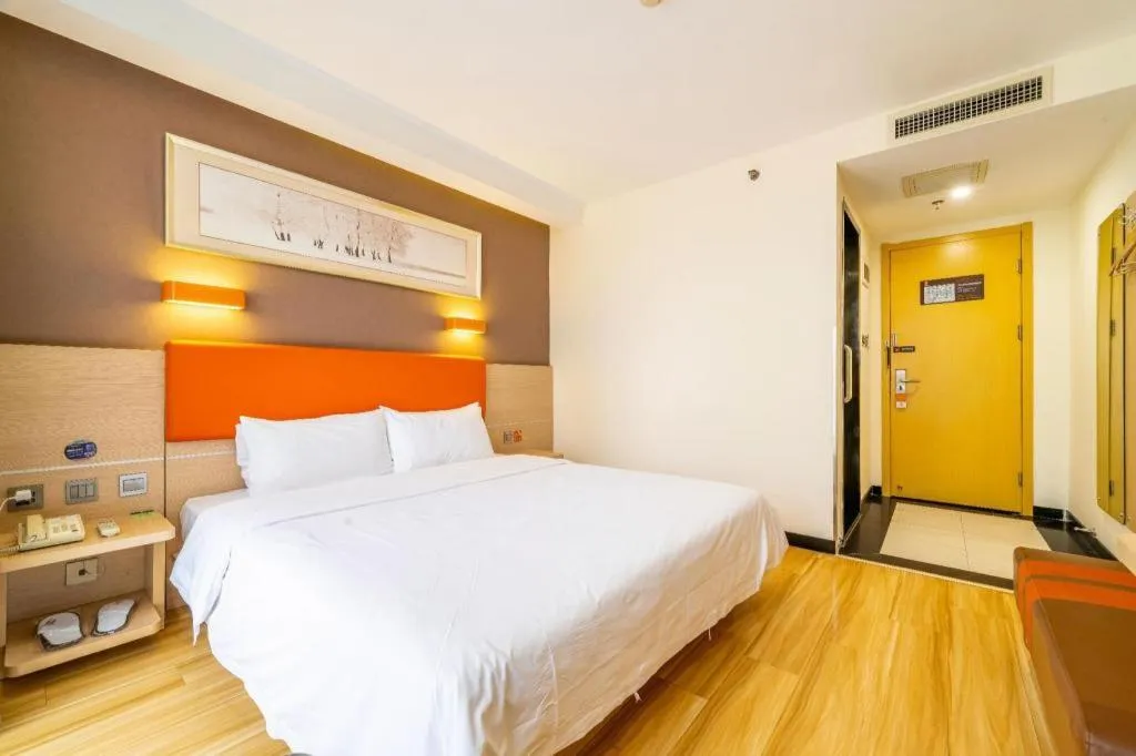 Bed in 7 Days Premium Tangshan Railway Station Jiaotong University