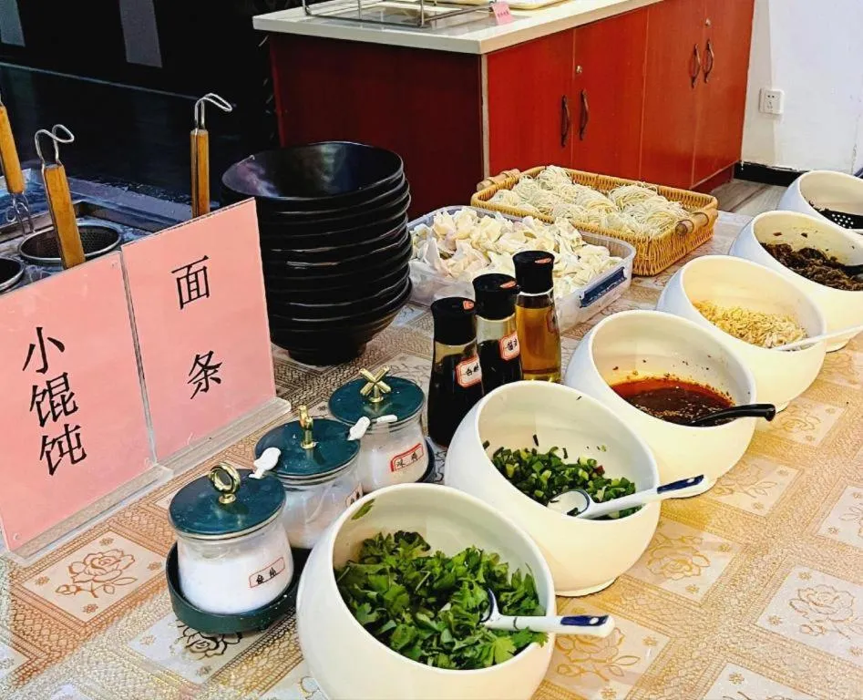 Vienna Hotel Shanghai Hongqiao Huaxin Road