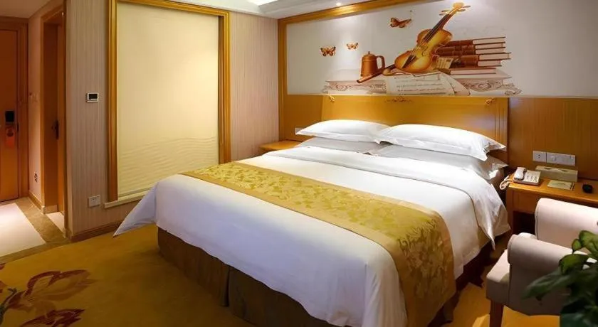 Bed in Vienna Hotel Shanghai Hongqiao Huaxin Road