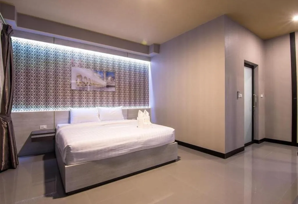 Bed in Pasub grand hotel