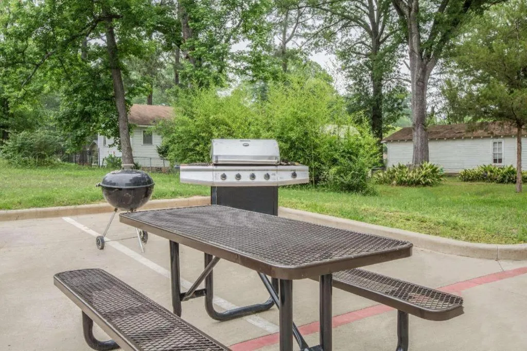 Super 8 By Wyndham Mansfield La