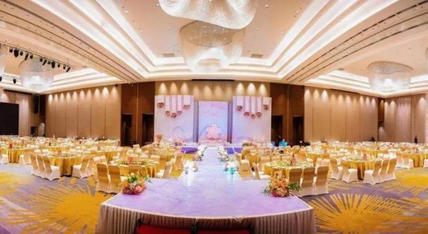 LONGYAN JINGHUA FLIPORT HOTEL