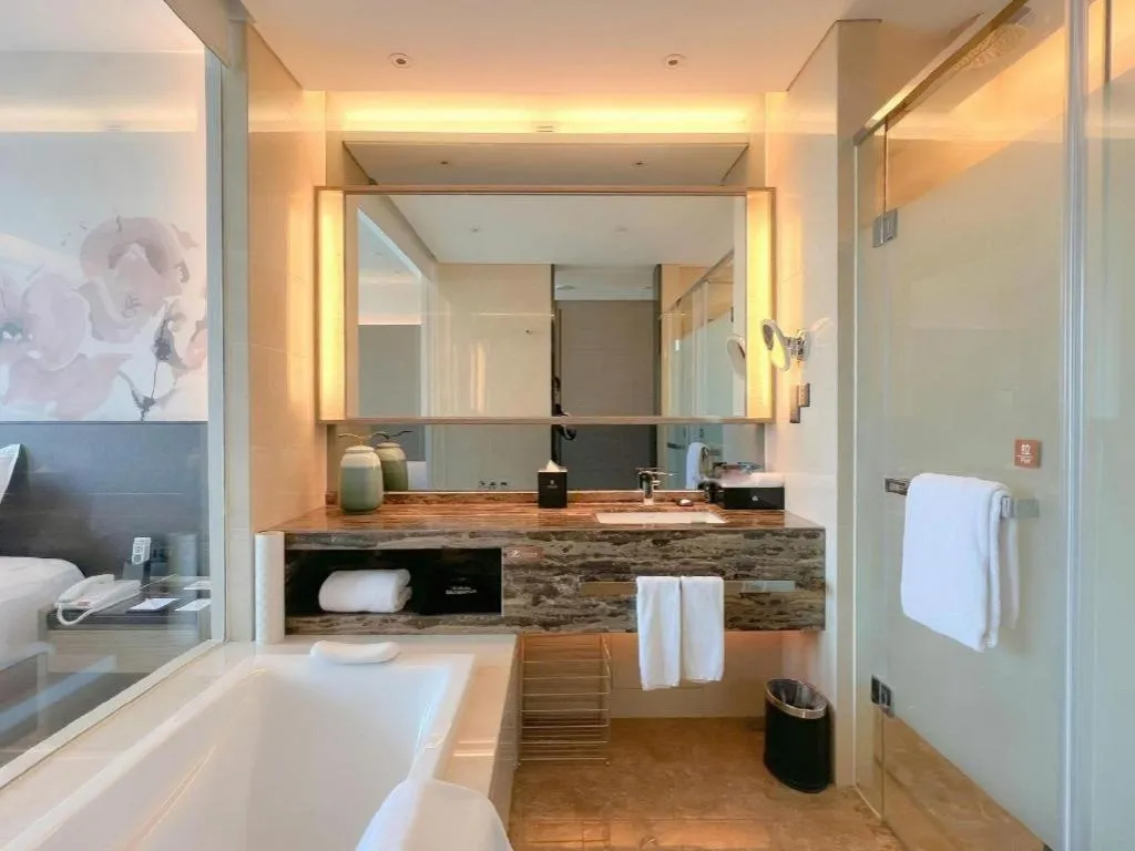 LONGYAN JINGHUA FLIPORT HOTEL