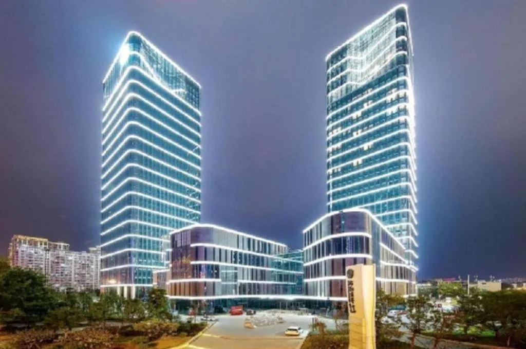 LONGYAN JINGHUA FLIPORT HOTEL