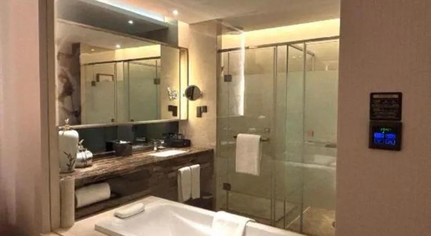 LONGYAN JINGHUA FLIPORT HOTEL