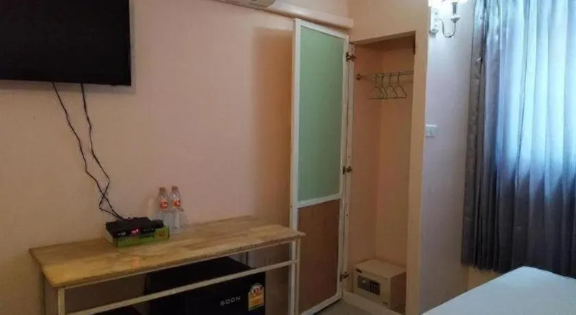 Bed in BIRD ROOM HOTEL - PRATUNAM