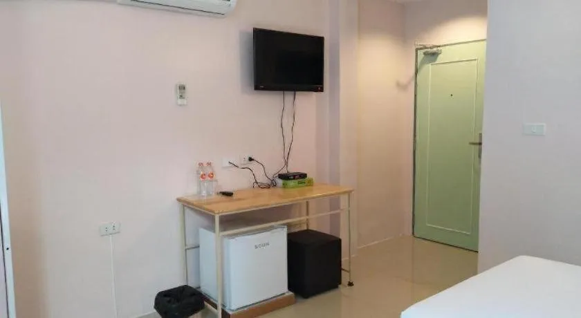 Bed in BIRD ROOM HOTEL - PRATUNAM