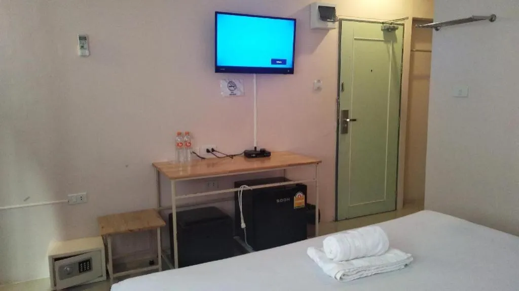 Bed in BIRD ROOM HOTEL - PRATUNAM