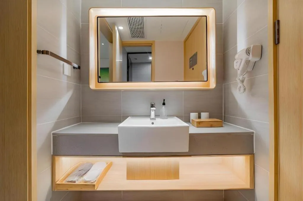 JI Hotel Beijing Nanluoguxiang Andingmen Metro Station