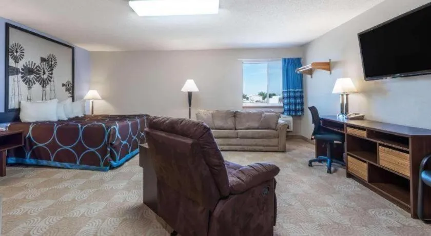 Super 8 By Wyndham Beloit