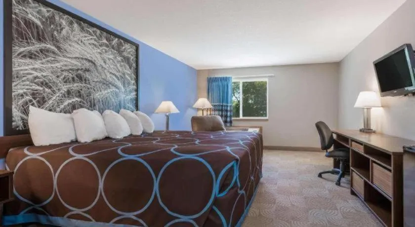 Bed in Super 8 By Wyndham Beloit
