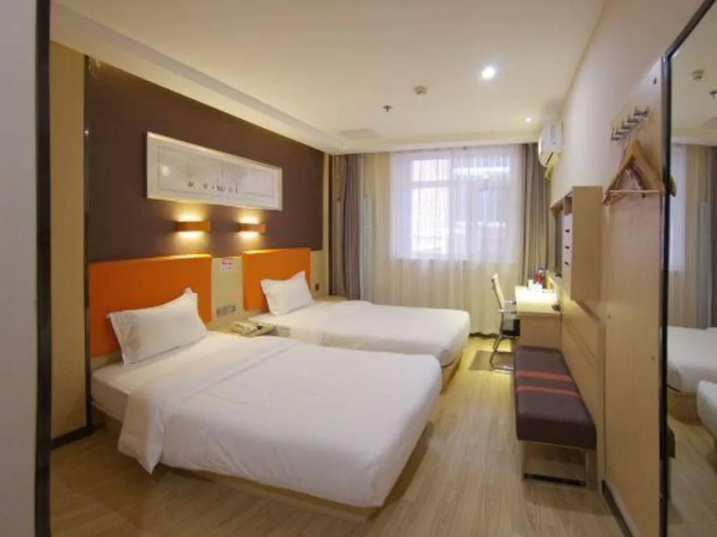 Bed in 7Days Premium Beijing Xidan Lingjing Hutong Metro Station Branch
