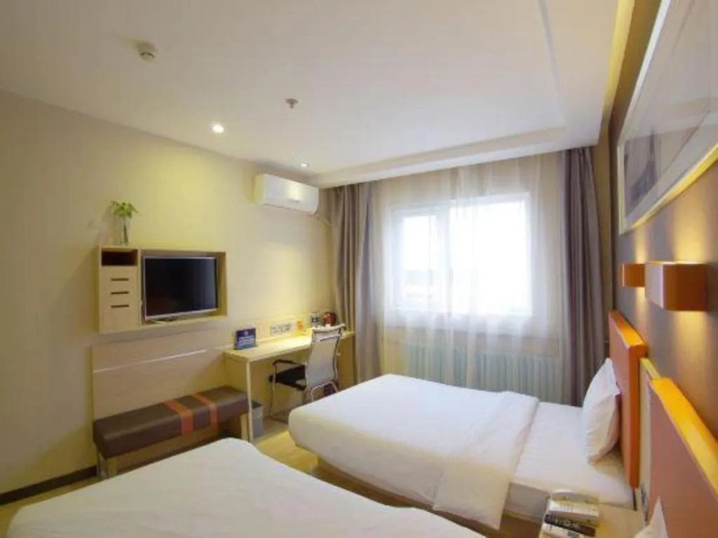 Bed in 7Days Premium Beijing Xidan Lingjing Hutong Metro Station Branch