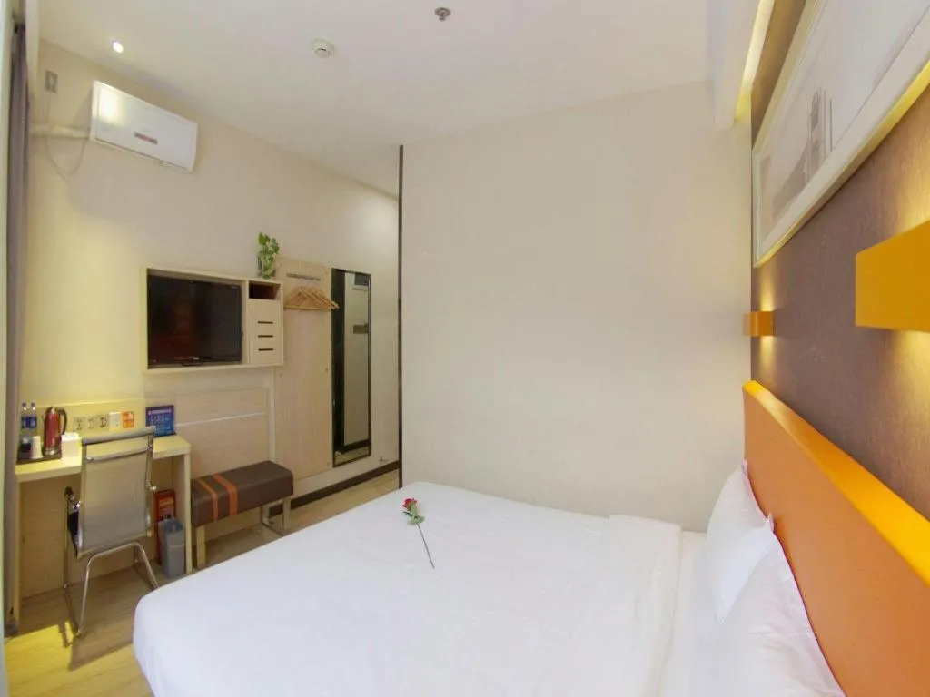 Bed in 7Days Premium Beijing Xidan Lingjing Hutong Metro Station Branch